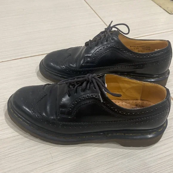 Dr martens 3989 SMOOTH LEATHER BROGUE SHOES size 7 - Picture 3 of 9